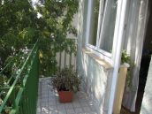 Városliget közvetlen közelében 2,5 szoba hallos jó állapotú világos polgári lakás eladó.